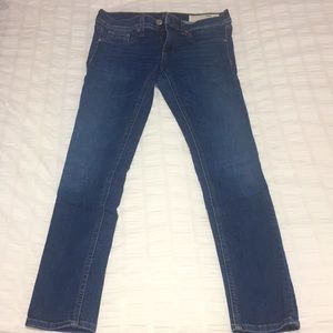 Rag and Bone size 26 jeans. Stretch ankle length. Excellent condition.